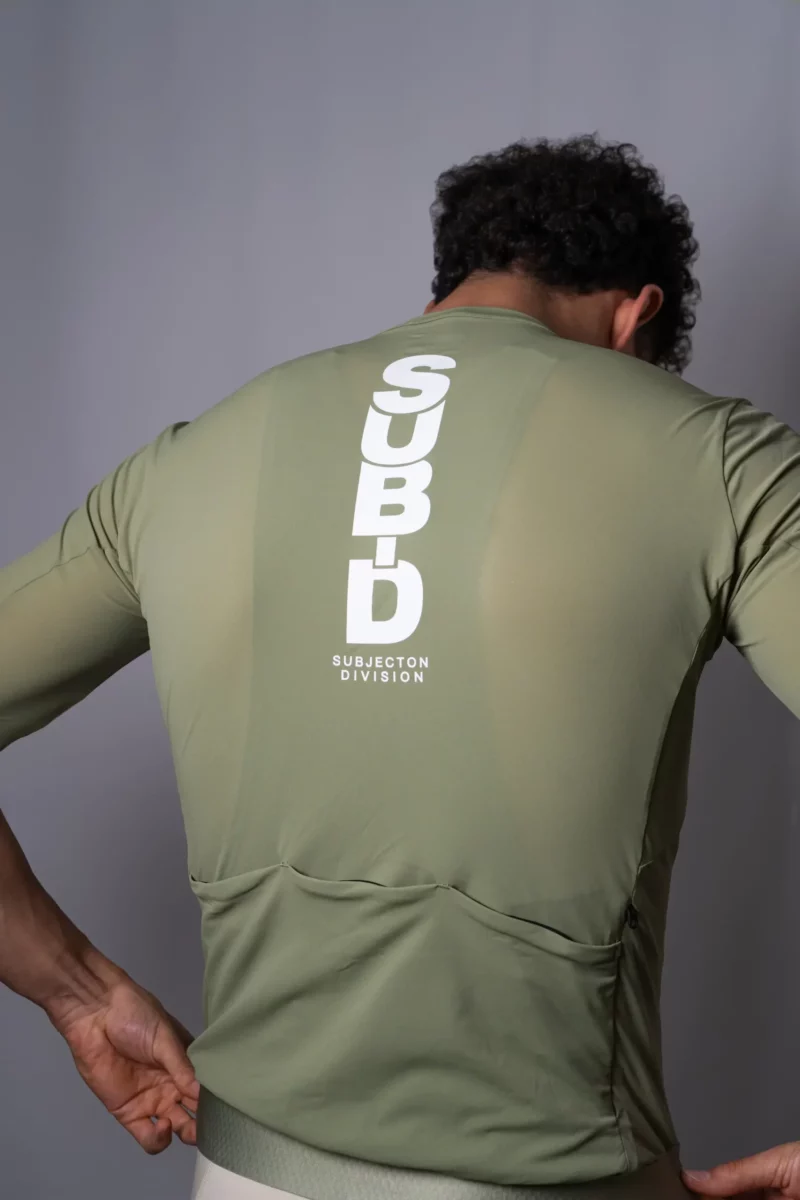 Maillot de cyclisme Subjectiv Division en studio, photographie produit