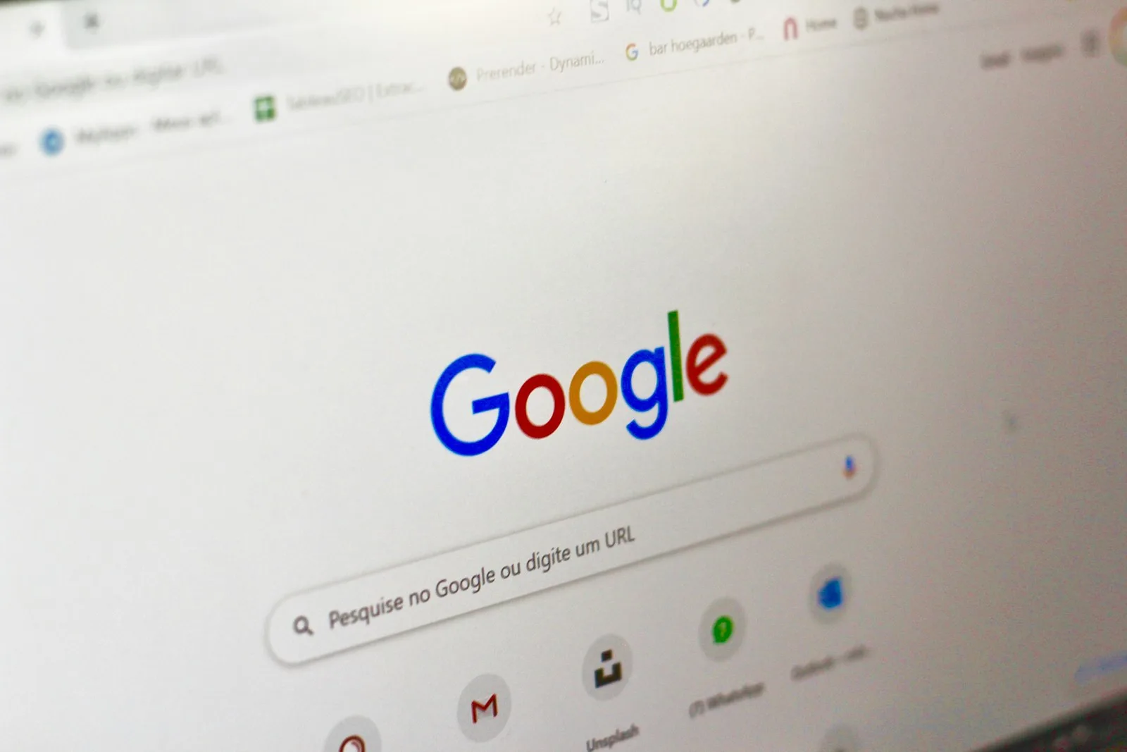 Écran affichant une recherche Google, illustrant le référencement local